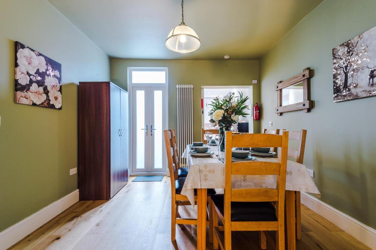 New! Gorgeous 2-Bed Home In Chester City Centre By 53 Degrees Property - Incredible Location, Ideal For Small Groups - Sleeps 6! Extérieur photo