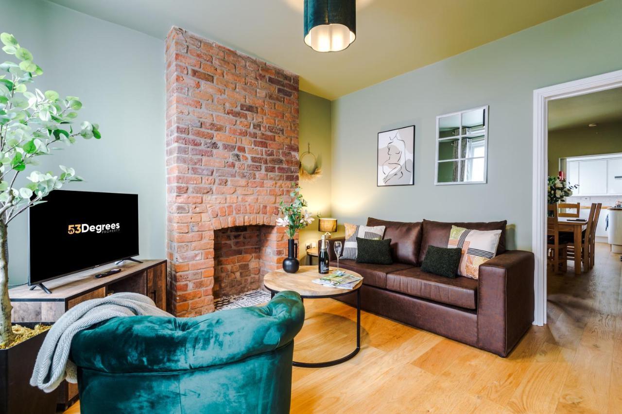 New! Gorgeous 2-Bed Home In Chester City Centre By 53 Degrees Property - Incredible Location, Ideal For Small Groups - Sleeps 6! Extérieur photo