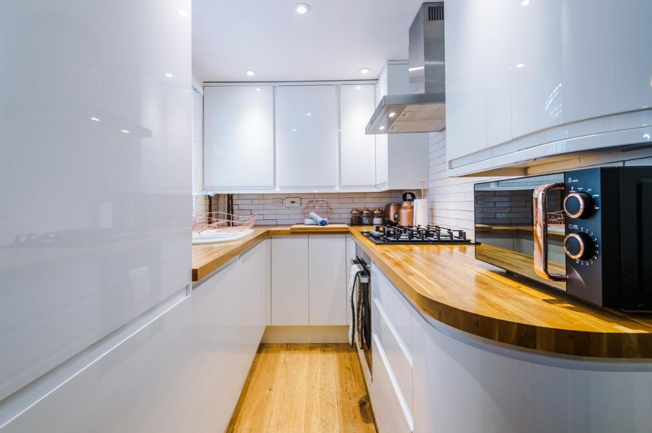 New! Gorgeous 2-Bed Home In Chester City Centre By 53 Degrees Property - Incredible Location, Ideal For Small Groups - Sleeps 6! Extérieur photo