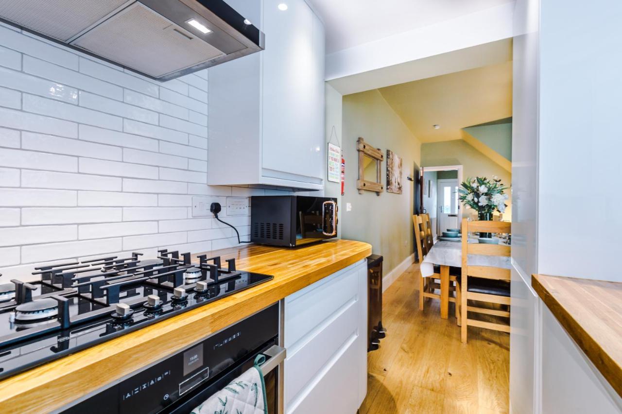 New! Gorgeous 2-Bed Home In Chester City Centre By 53 Degrees Property - Incredible Location, Ideal For Small Groups - Sleeps 6! Extérieur photo
