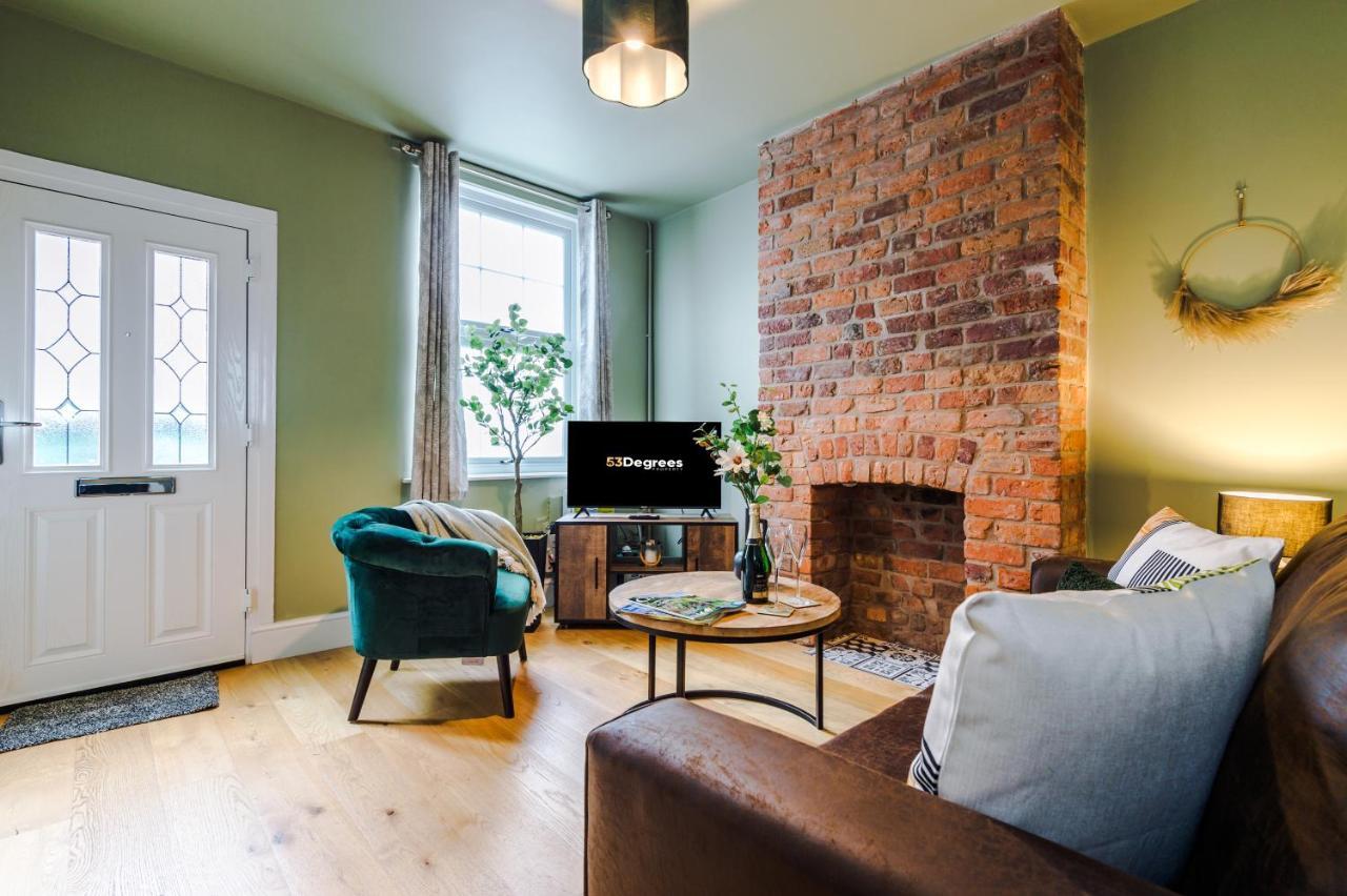New! Gorgeous 2-Bed Home In Chester City Centre By 53 Degrees Property - Incredible Location, Ideal For Small Groups - Sleeps 6! Extérieur photo