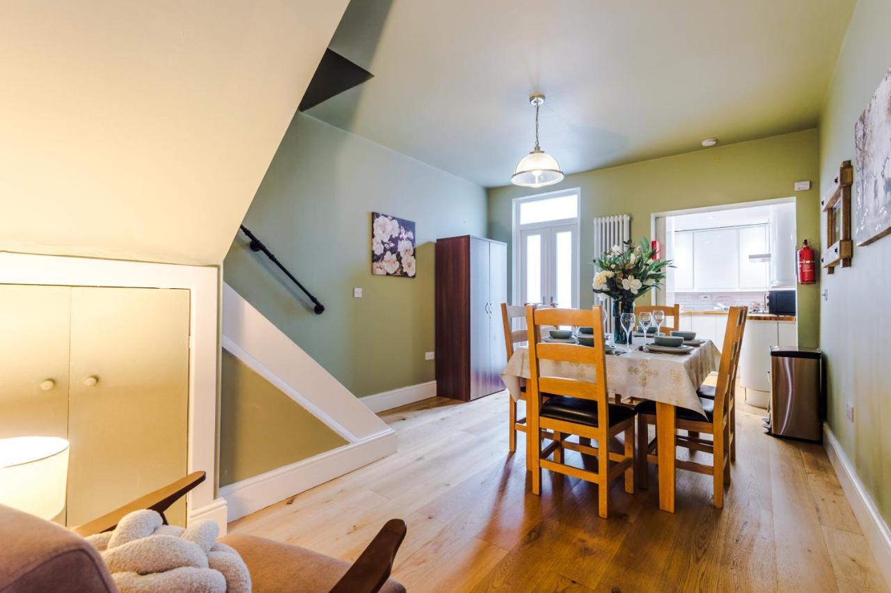 New! Gorgeous 2-Bed Home In Chester City Centre By 53 Degrees Property - Incredible Location, Ideal For Small Groups - Sleeps 6! Extérieur photo